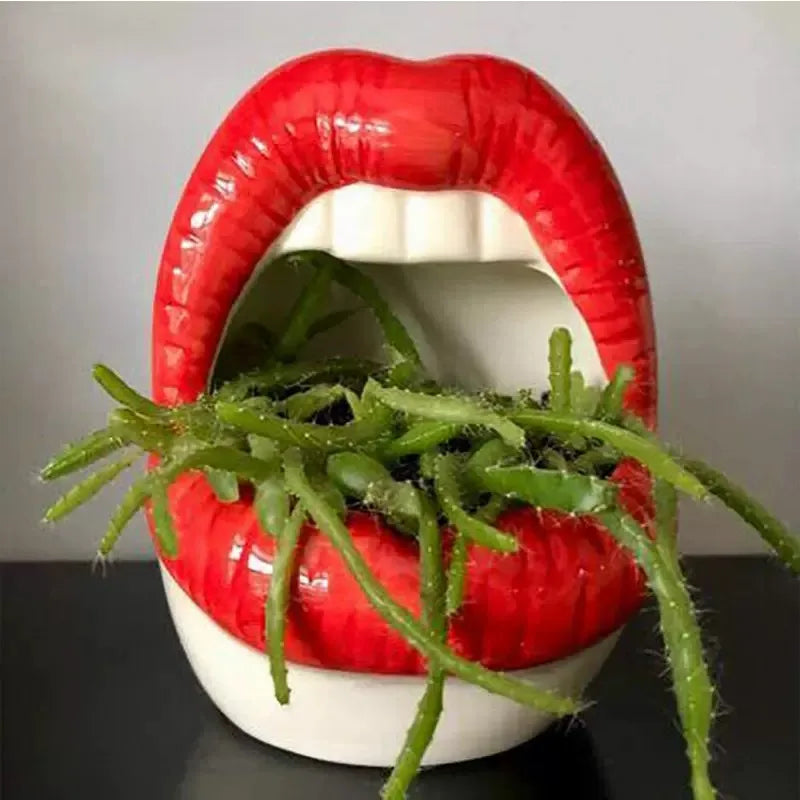 Mouth vase